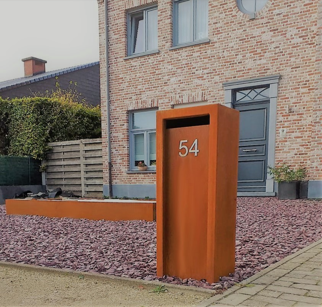 Design paketbrevlåda i cortenstål