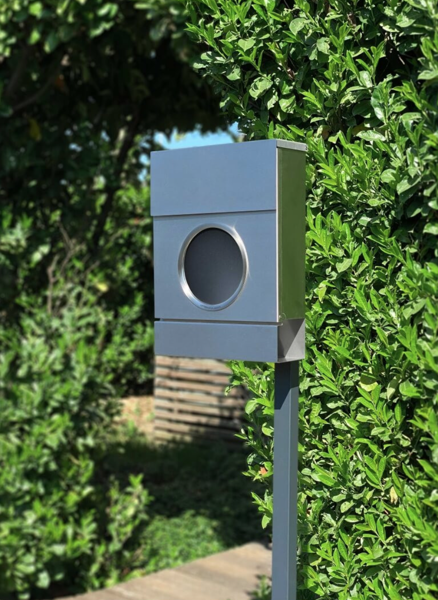 Postlåda med titthål och LED belysning